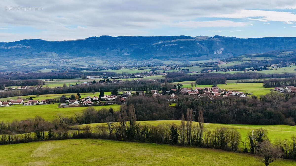 vue (3) - Appartement à VIRY