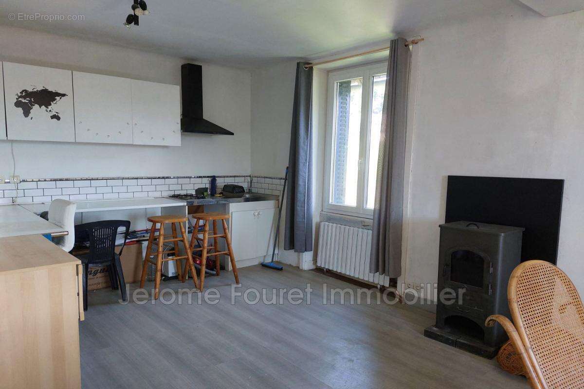 Maison à SOUDEILLES
