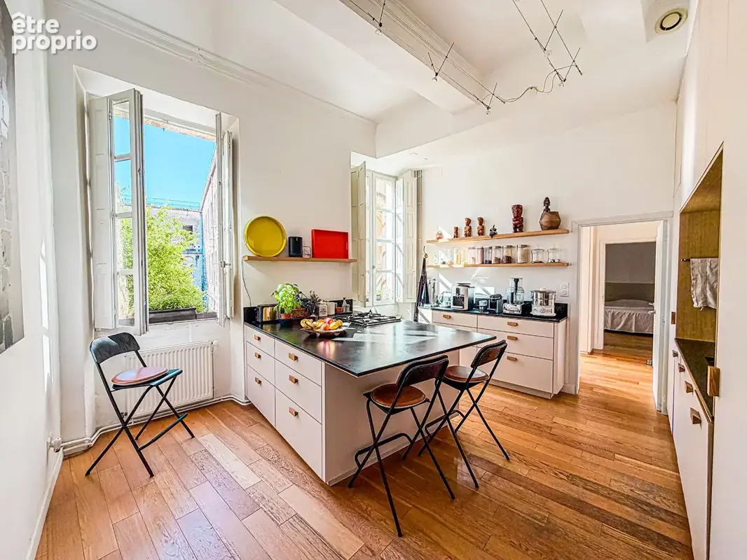 Appartement d'exception 135 m2 - garage privatif en centre historique - photo 3
