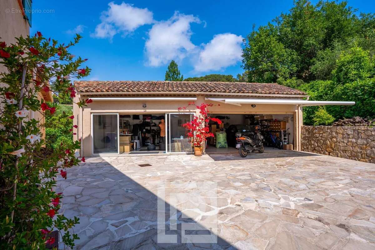 Maison à MOUGINS