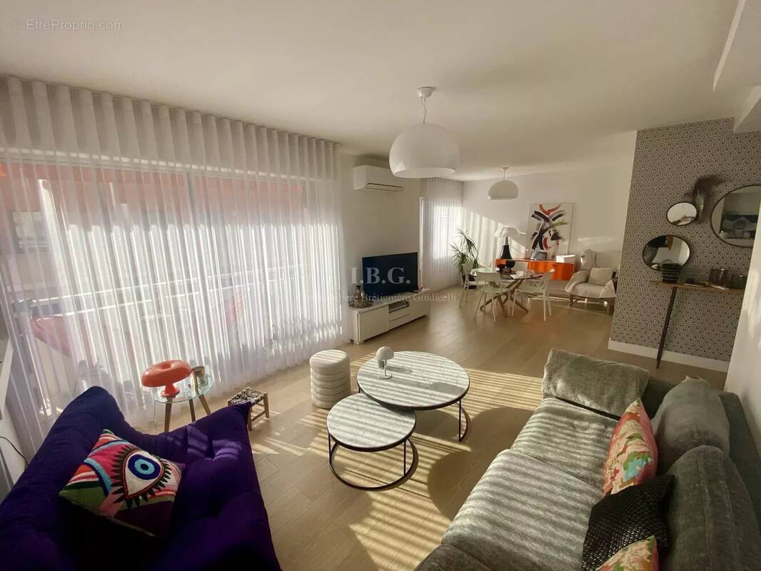 Appartement à MARSEILLE-7E