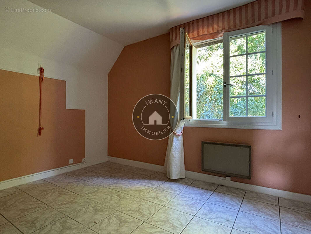 Maison à GENNES