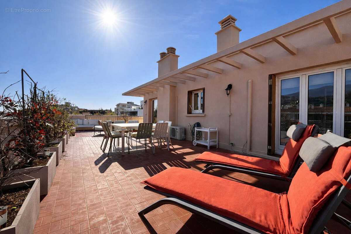 Appartement à ROQUEBRUNE-CAP-MARTIN