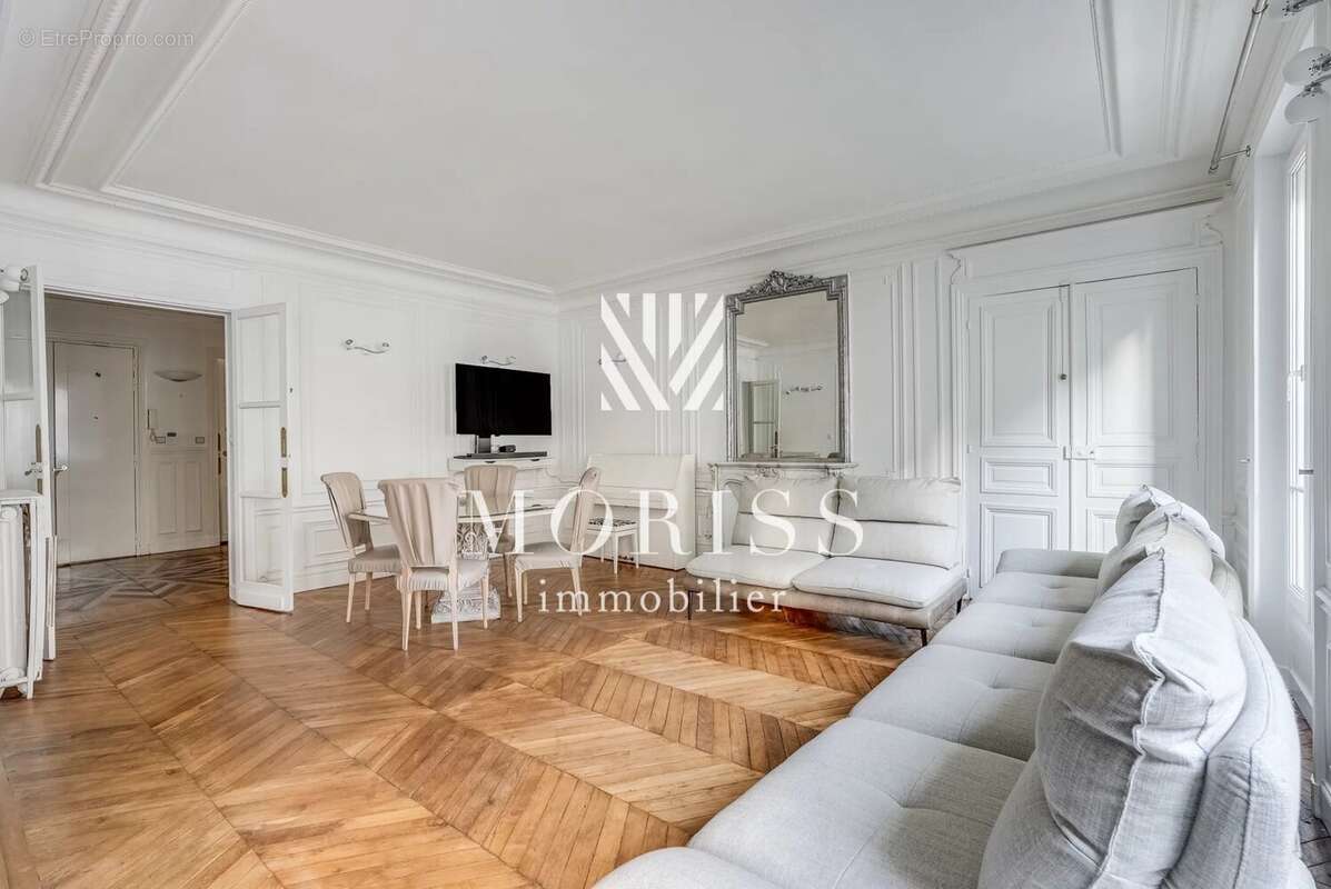 Appartement à PARIS-9E