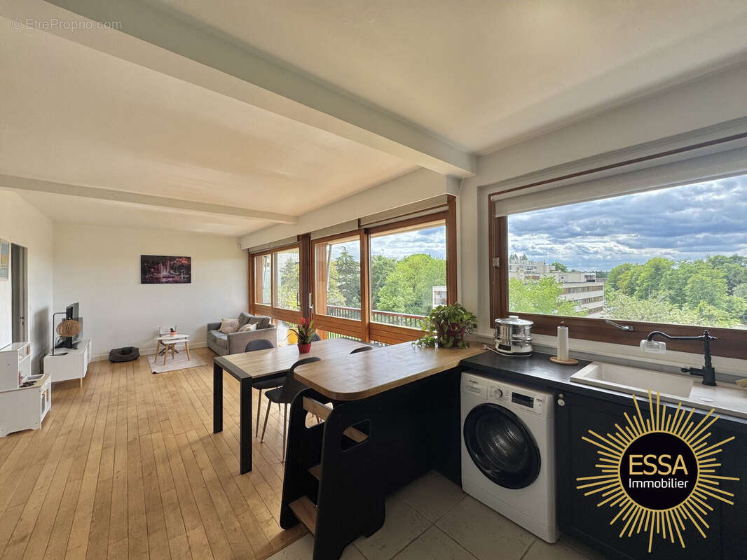 Appartement à LA CELLE-SAINT-CLOUD
