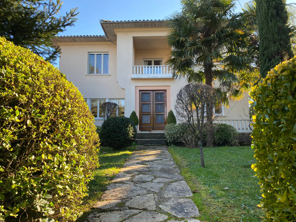 Maison à VILLENEUVE-SUR-LOT