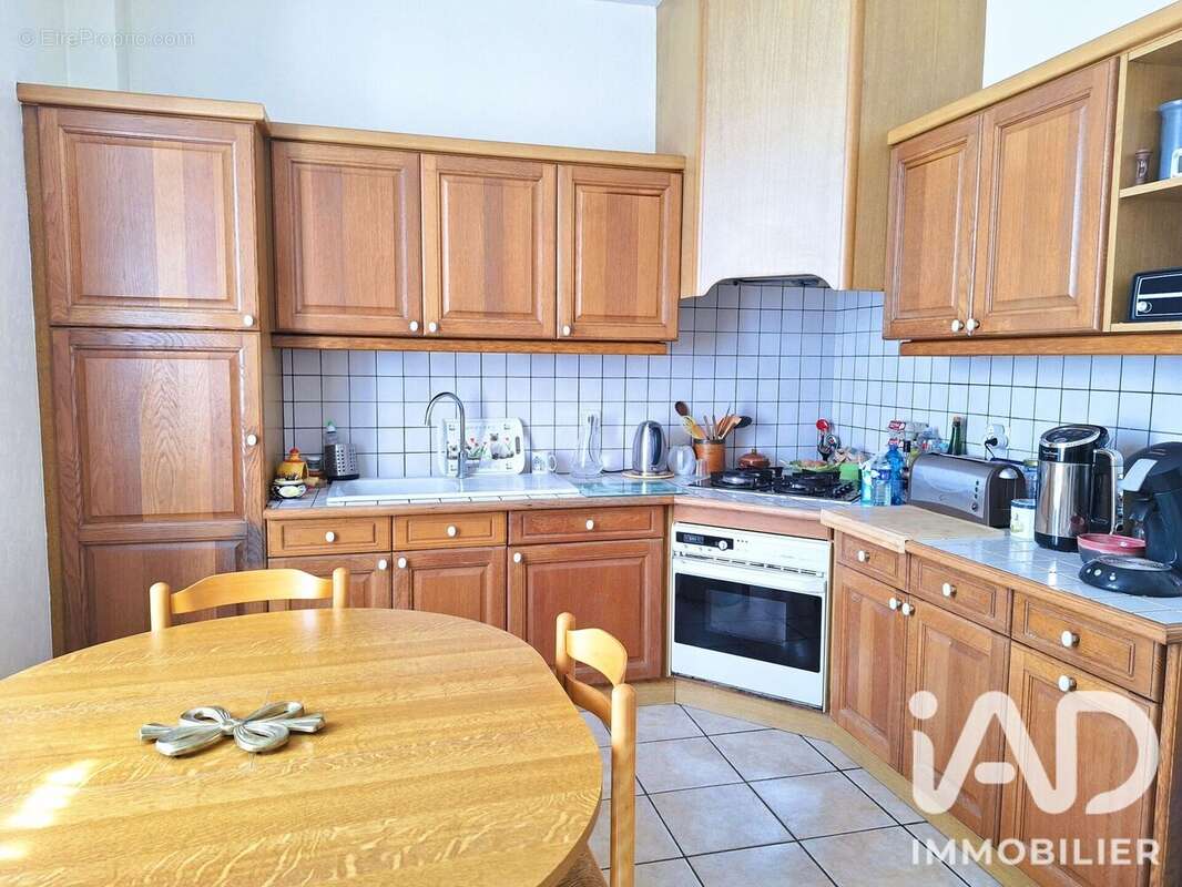 Maison 130 m² à Arpajon-Sur-Cere  - photo 8