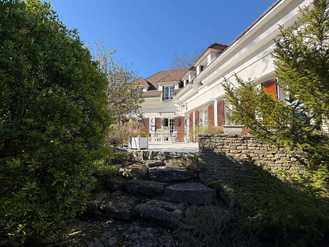 Maison à LAMORLAYE