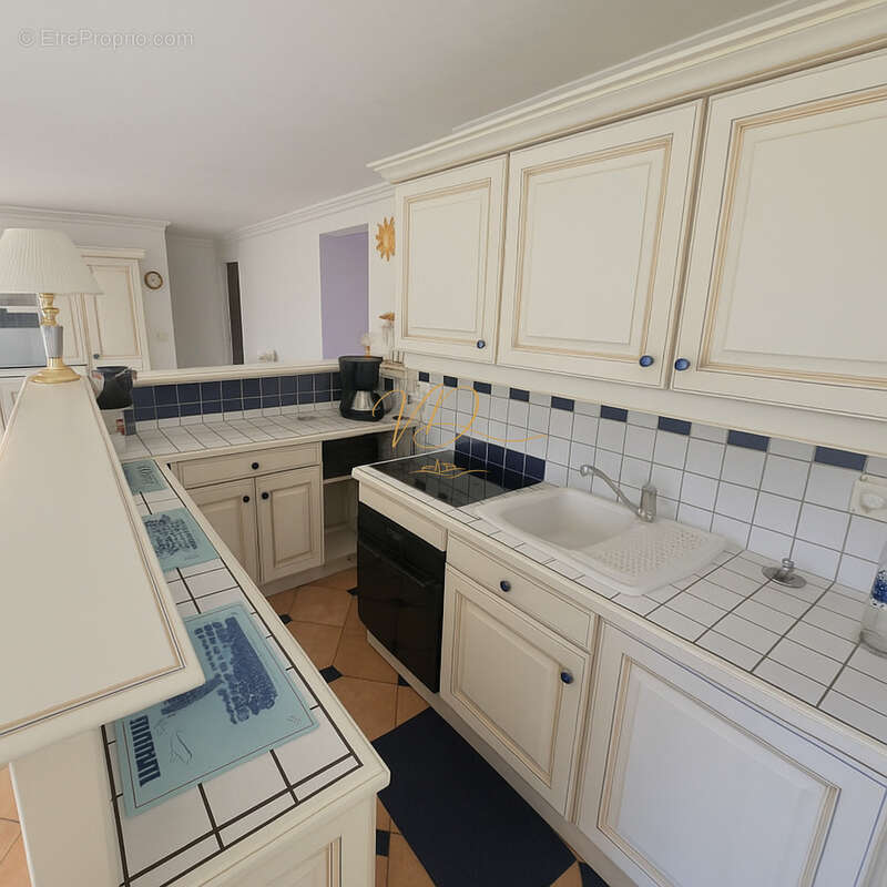 Résidence sécurisée avec piscine et tennis à deux pas du centre - photo 4