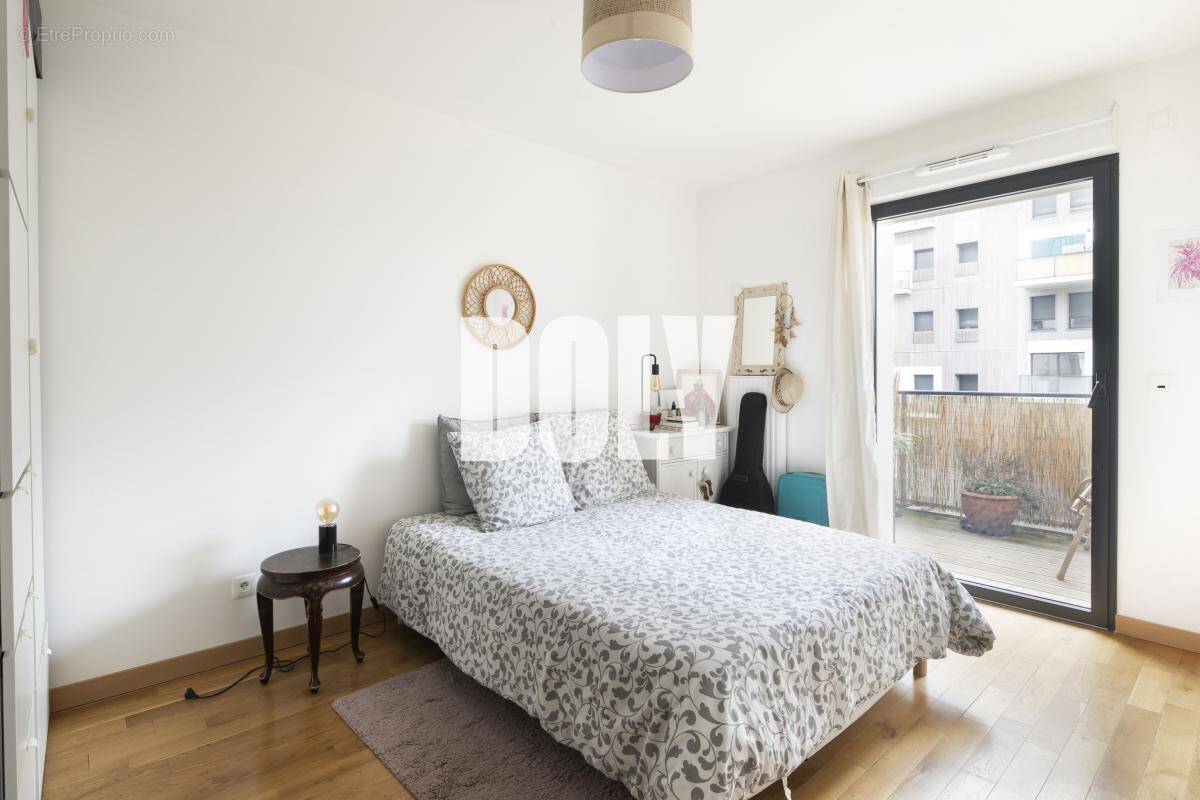 Appartement à PARIS-14E