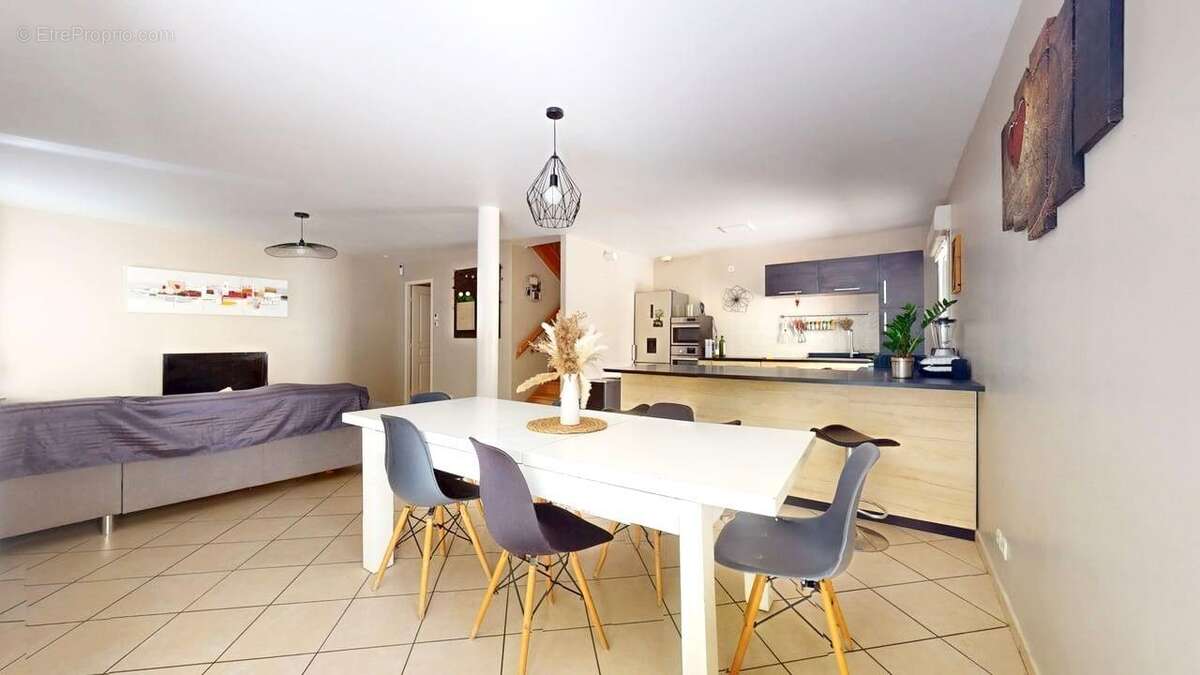 Appartement à GENAY