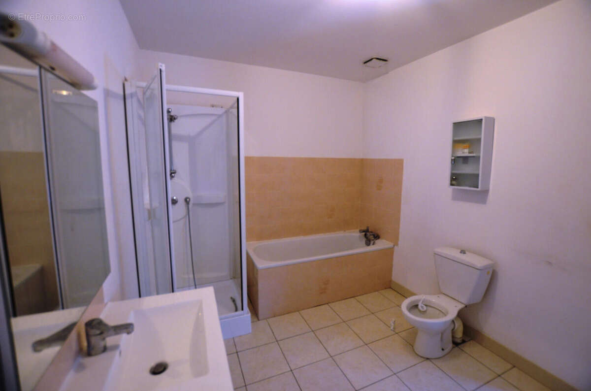 12 - Salle de bains - bathroom 2