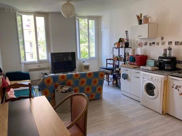 Appartement à MARSEILLE-4E