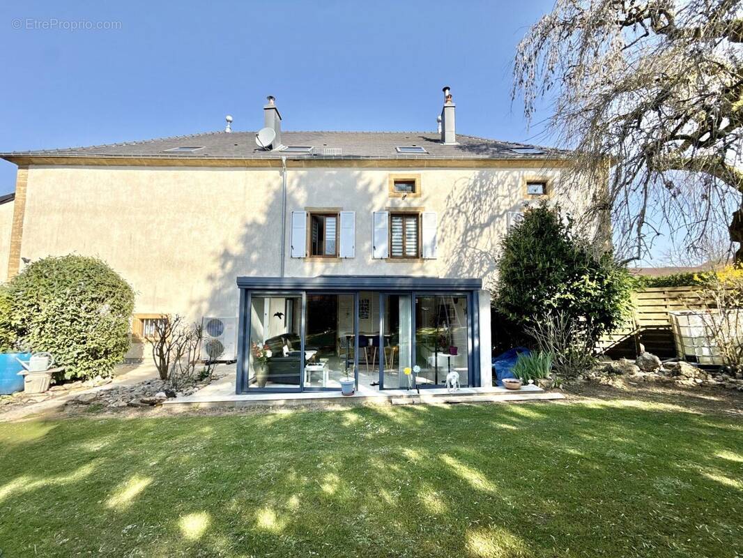 Maison à SERROUVILLE