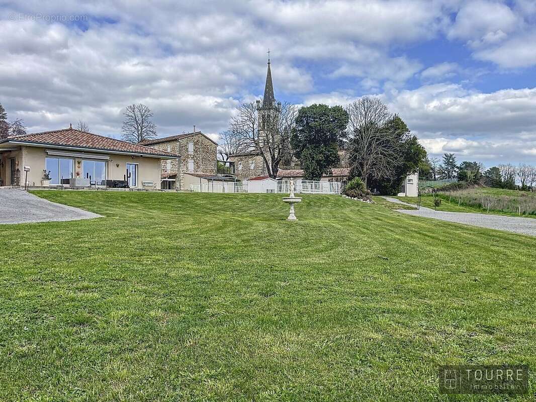 Maison à BERRIAS-ET-CASTELJAU