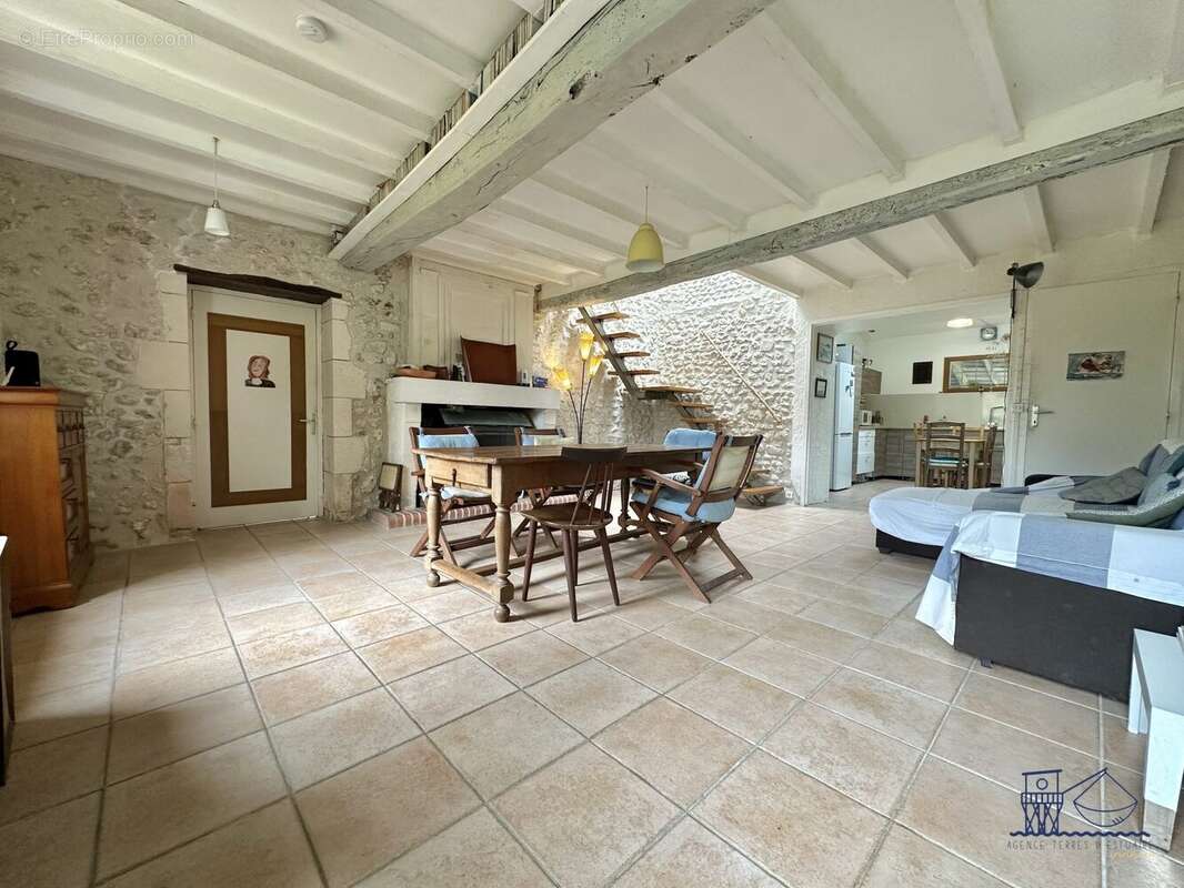 Maison 121 m² à Arces  - photo 9