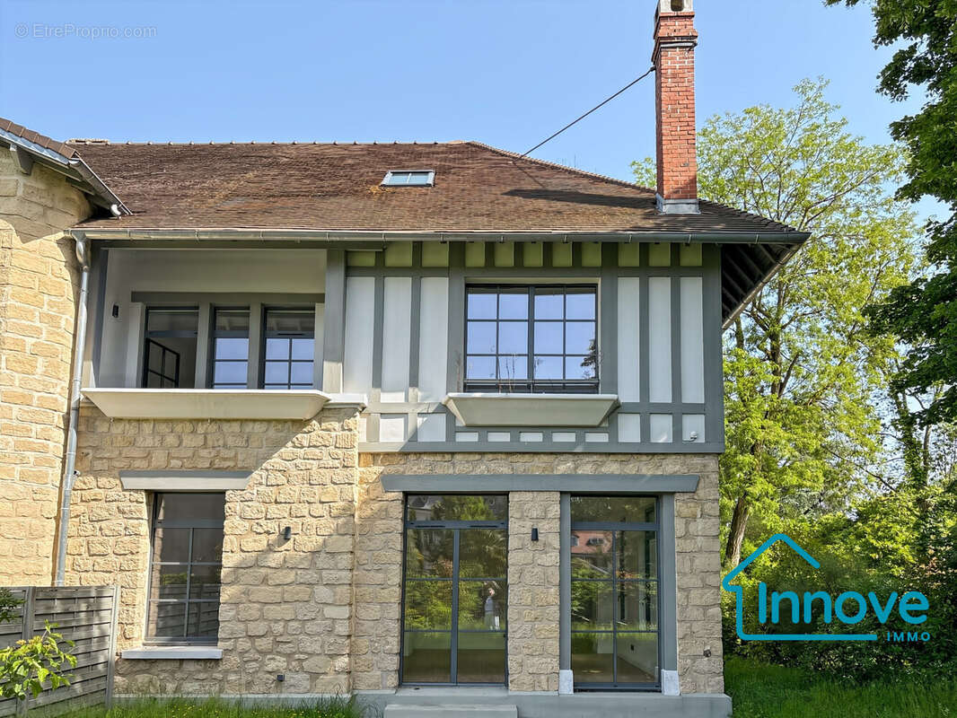 Maison à VAUCRESSON