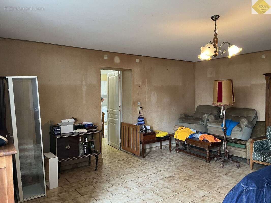 Maison à SAINT-PIERRE-DE-MAILLE