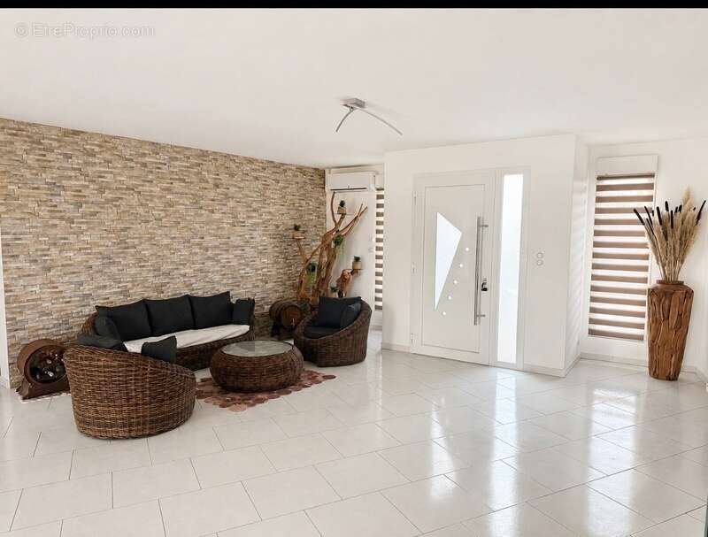 Maison à vendre 4 pièces GIFFAUMONT CHAMPAUBERT (51) - photo 4