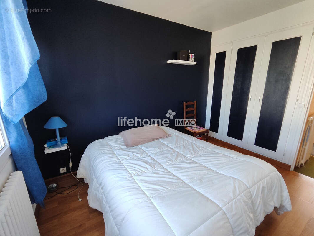 Chambre - Maison à CHATEAUROUX