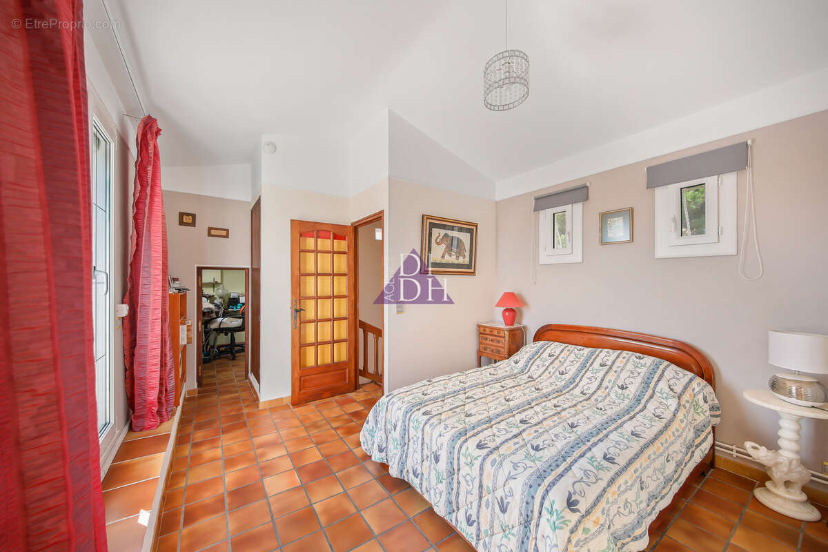 Maison à LA VALETTE-DU-VAR