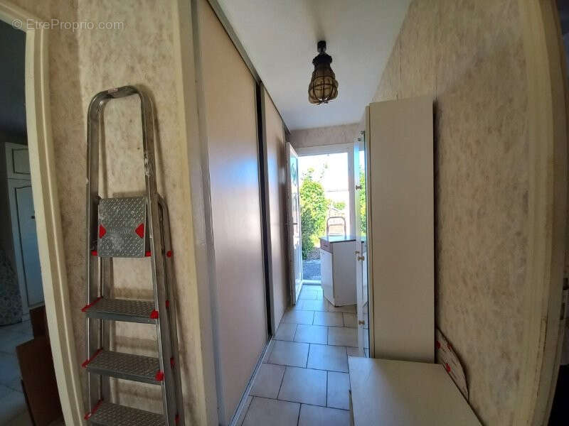 Maison de plain-pied à rafraîchir - Proche centre-ville - photo 6