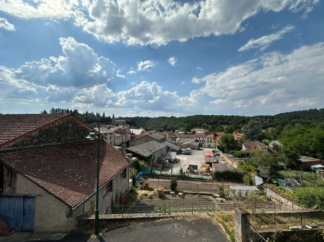 Maison 80 m² à Pontaumur  - photo 12