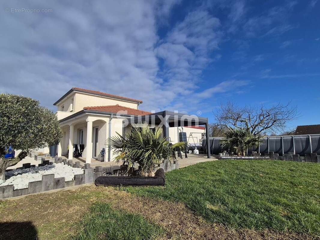 Maison à LE DESCHAUX