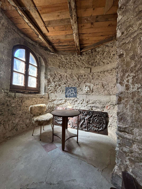 Maison à ESTAING