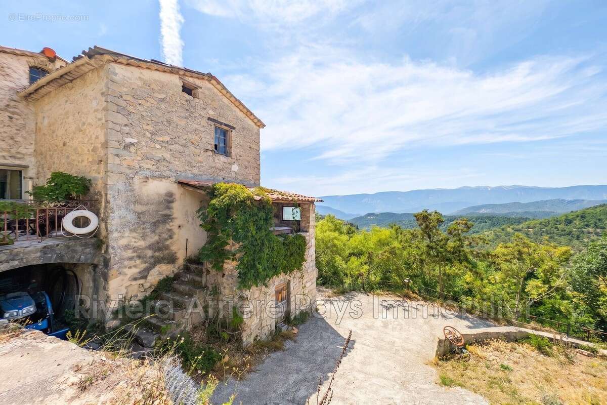 Maison 64 m² à Ascros  - photo 3