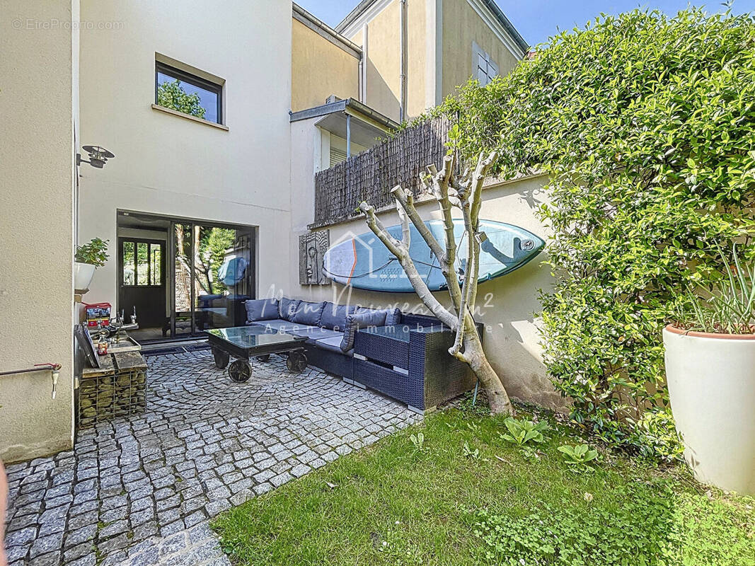 Maison à LE PERREUX-SUR-MARNE