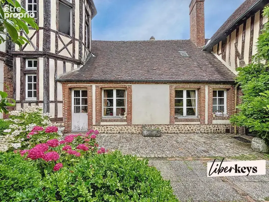 Rare à Verneuil-sur-Avre : demeure historique et jardin de 1 560 m² - photo 5