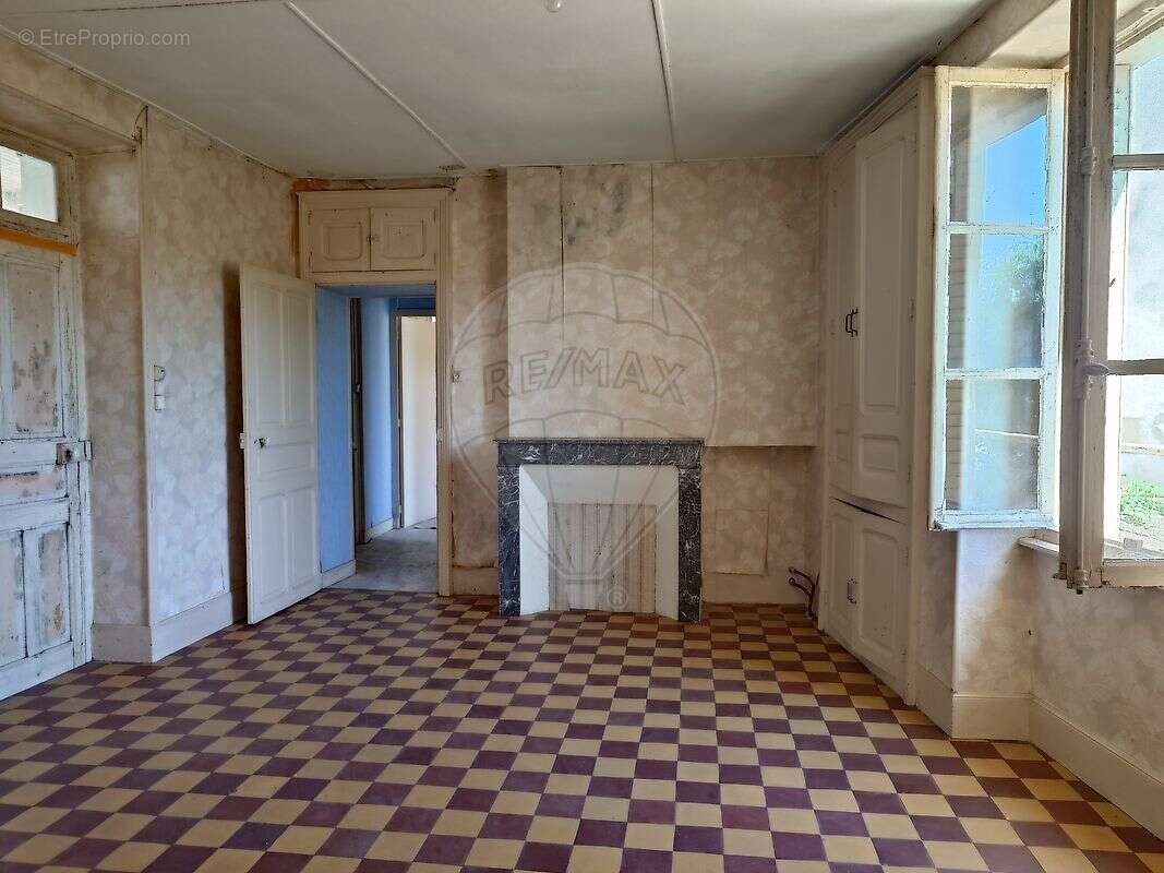 Maison à LUZY