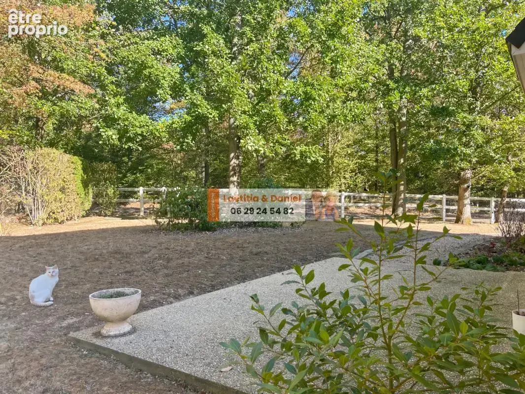À 3 minutes de Verneuil-sur-Avre, cette maison de 140 m² vous séduira par ses beaux volumes, son terrain clos et arboré de 2 500 - photo 18