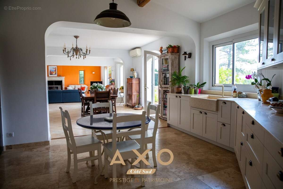 Maison à MEYRARGUES