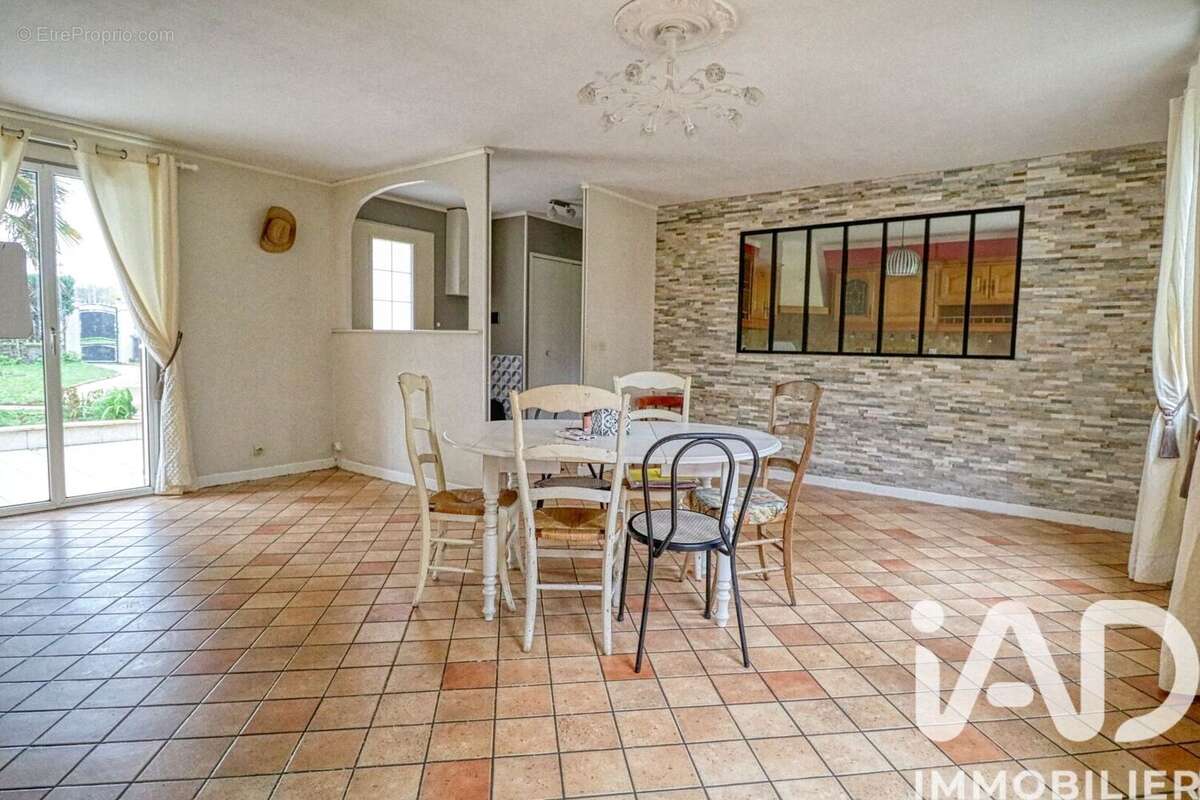 Photo 3 - Maison à VALMONDOIS