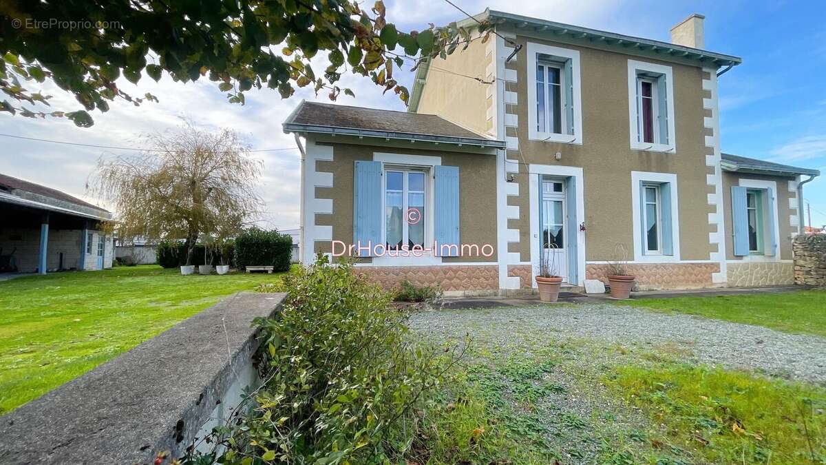 Maison 156 m² à La Creche  - photo 9