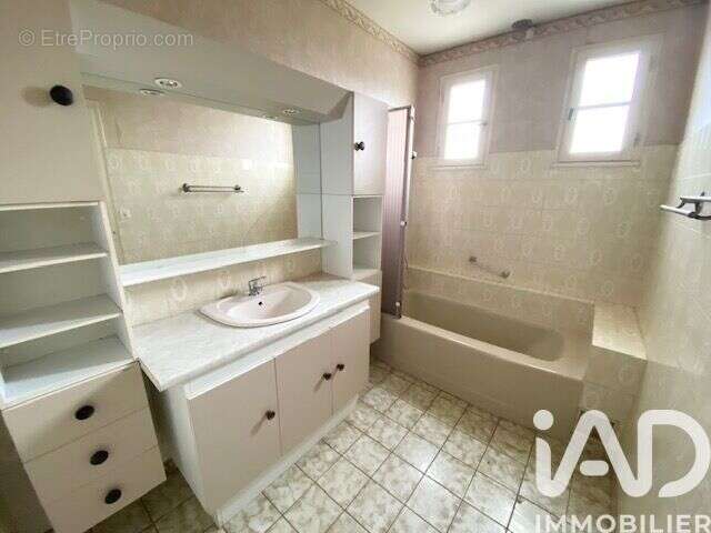 Maison 119 m² à Breteil  - photo 6