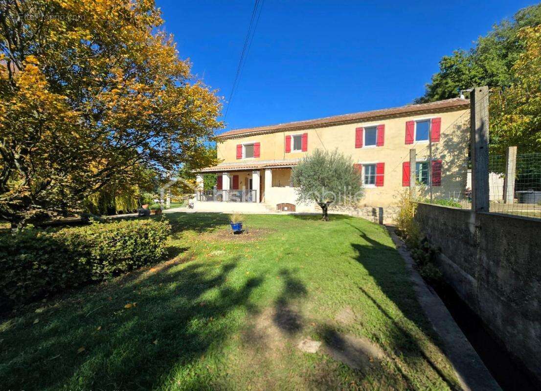 Maison à SAINT-JULIEN-DE-PEYROLAS