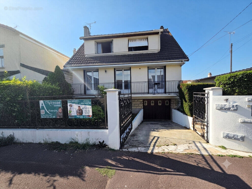 Maison à TREMBLAY-EN-FRANCE