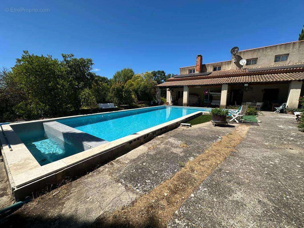 Maison à LA TOUR-D'AIGUES