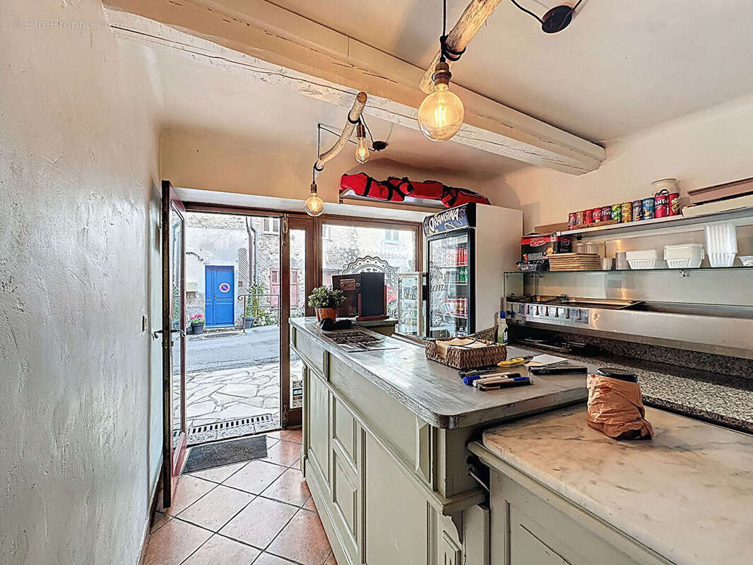 Commerce à SEILLANS