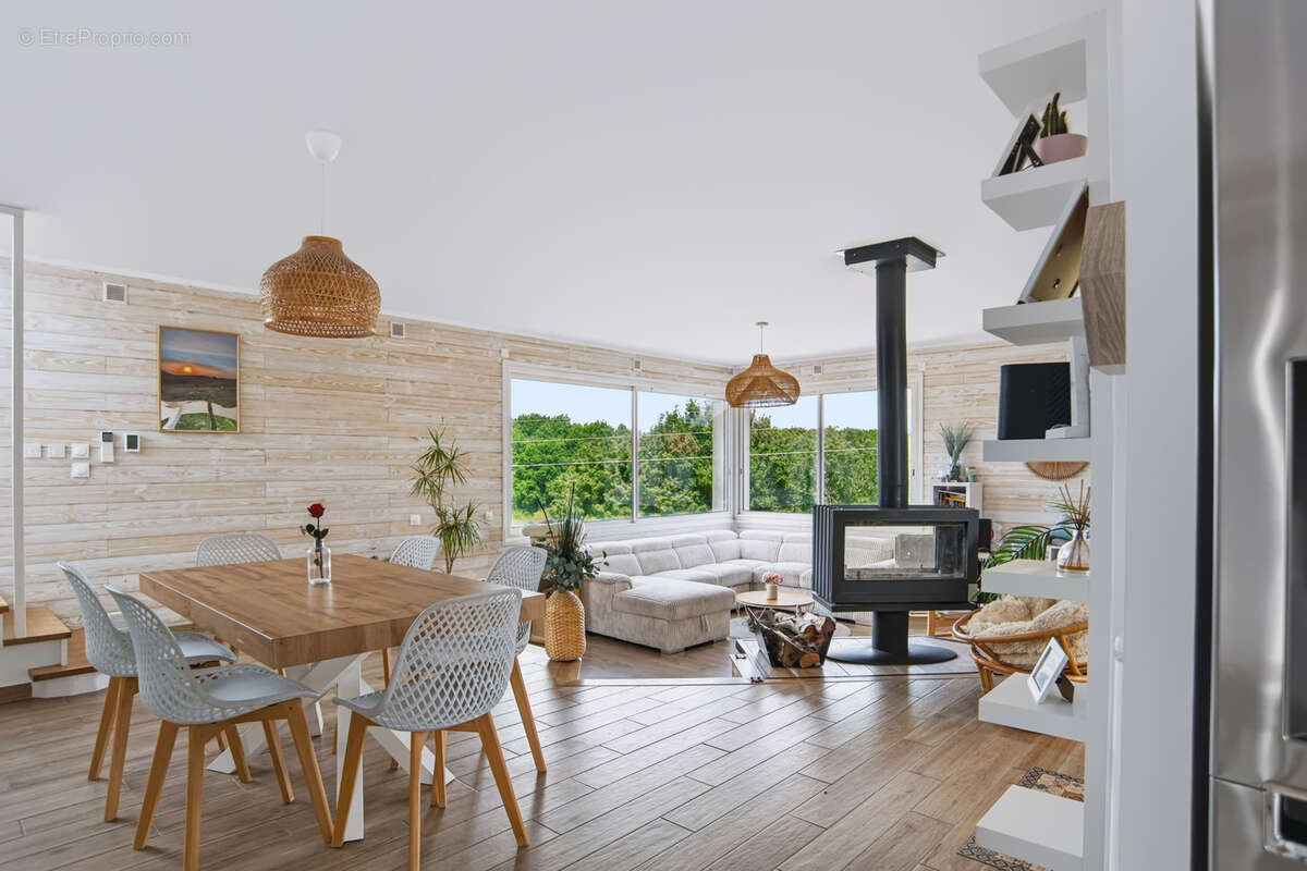 Maison - 189m2 - 6 pièces - photo 4