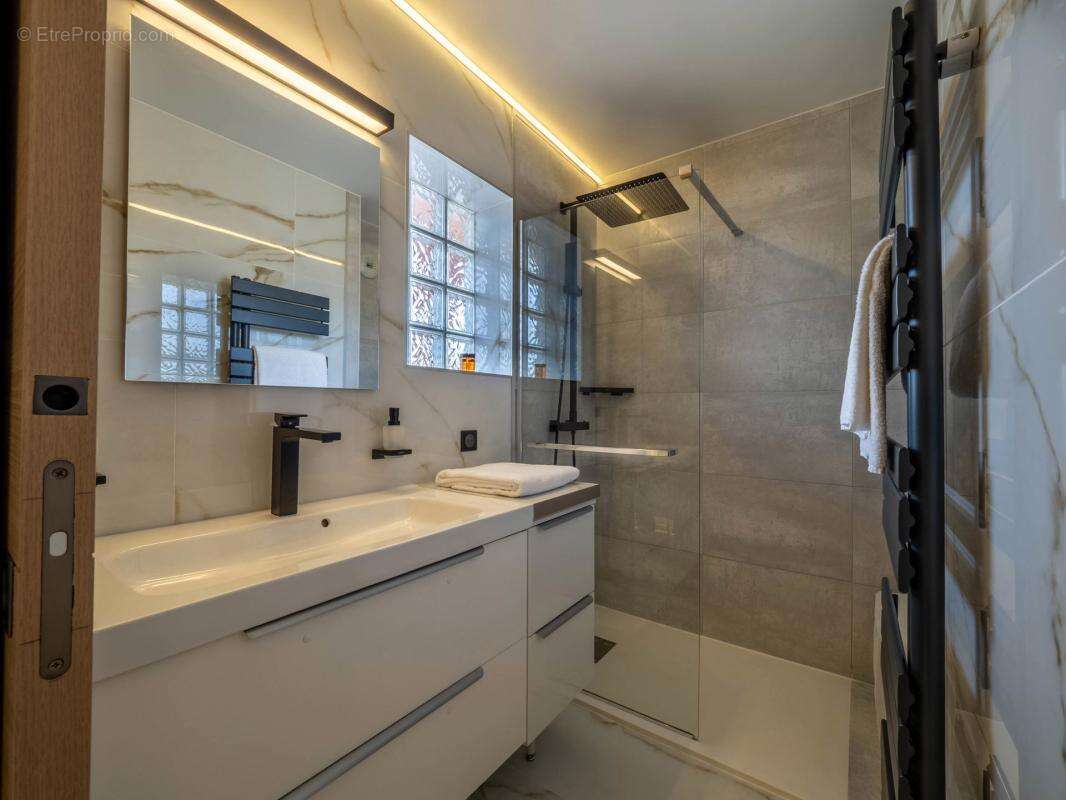 Appartement à VALLAURIS