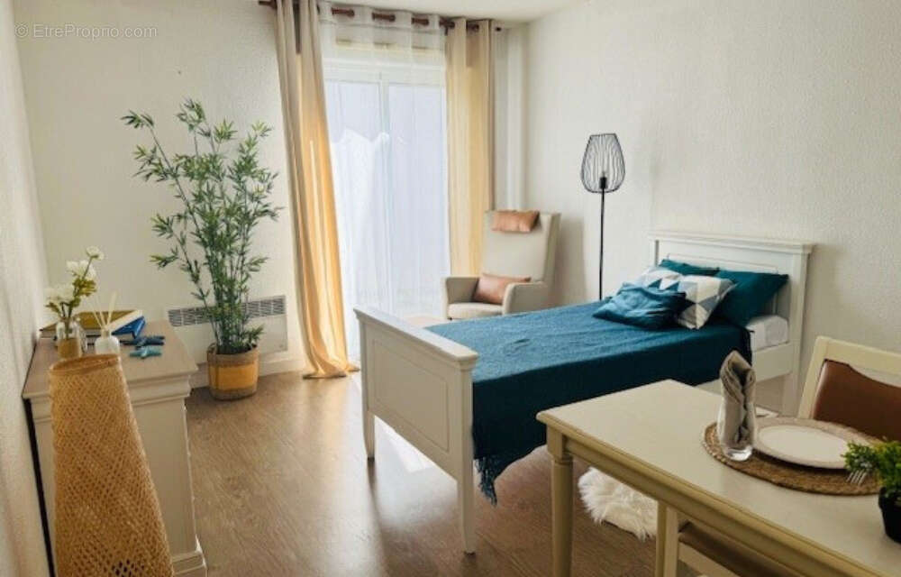 Appartement à VOUILLE