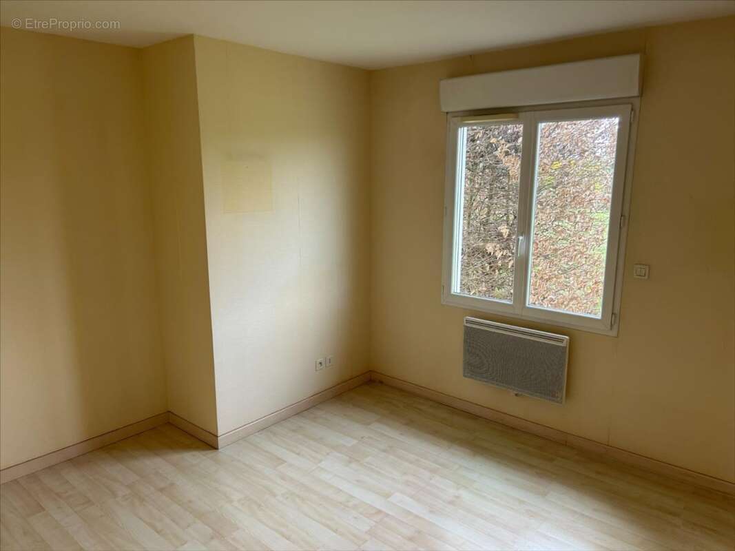 Maison à SAINT-GEORGES-LES-BAILLARGEAUX