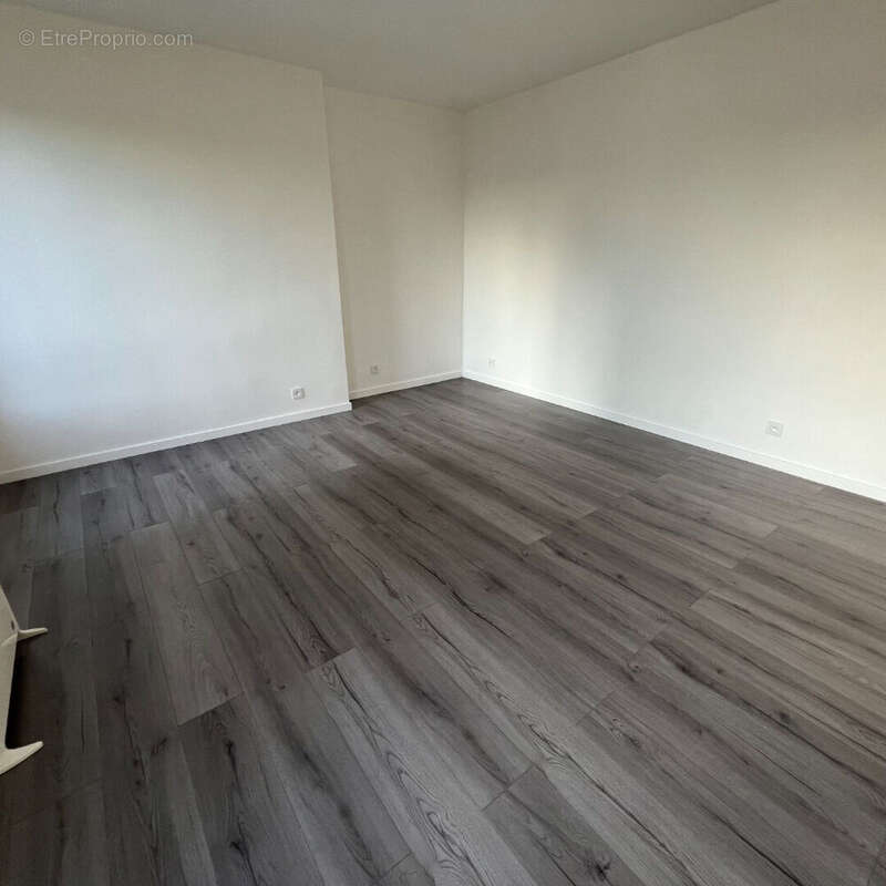 Appartement à LES PAVILLONS-SOUS-BOIS