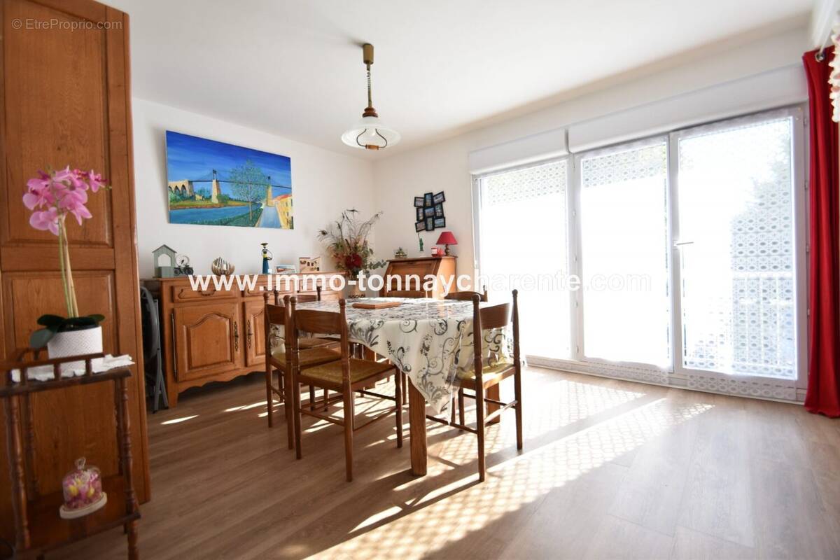 Appartement à TONNAY-CHARENTE