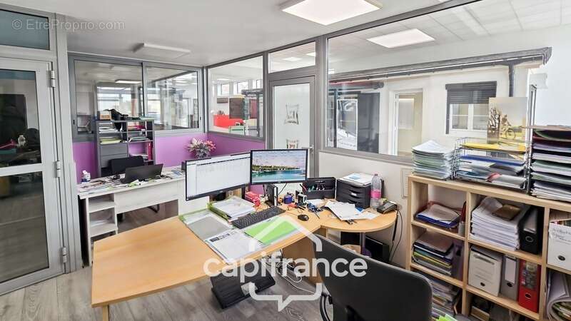 Commerce à OUROUX-SUR-SAONE