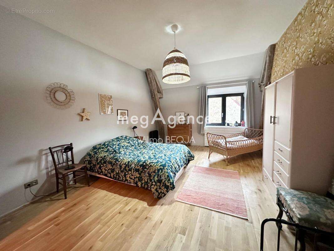 Maison à VILLENEUVE-L&#039;ARCHEVEQUE